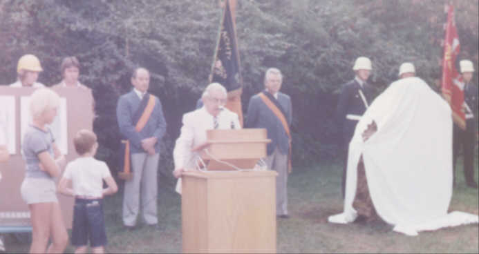 weibertreu1982feige