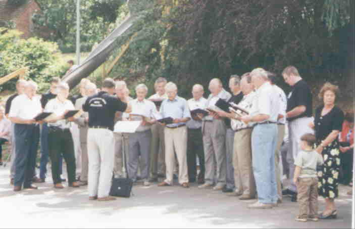 mgv2000dorfplatz