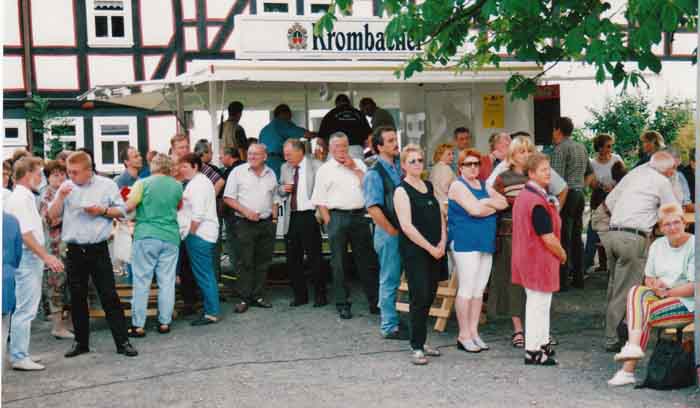 Dorfplatz2000 l