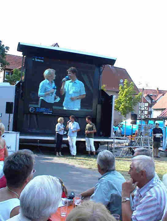 db HR3018mitleinwand1